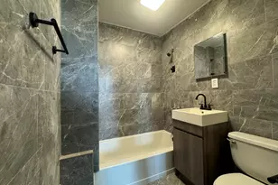 725 S 9th St, Milwaukee, WI 53215 - Photo 12