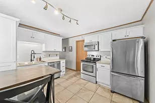 2115 Oaklawn Ave, Waukesha, WI 53188 - Photo 4