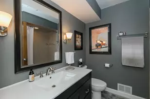 5253 W Woodland Dr, Brown Deer, WI 53223 - Photo 14
