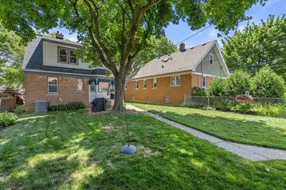 2641 N 75th St, Wauwatosa, WI 53213 - Photo 10