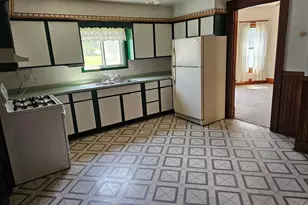 2023 S 10th St, Manitowoc, WI 54220 - Photo 10