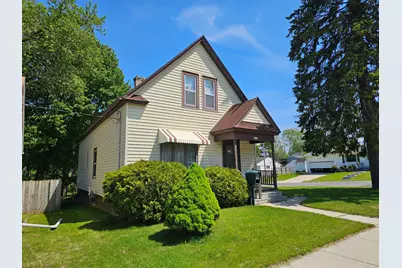 2023 S 10th St, Manitowoc, WI 54220 - Photo 2