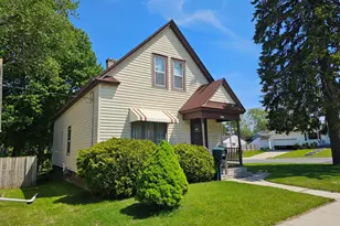 2023 S 10th St, Manitowoc, WI 54220 - Photo 2
