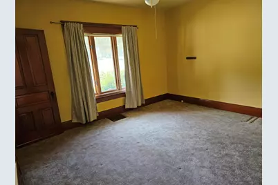 2023 S 10th St, Manitowoc, WI 54220 - Photo 12