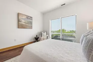1550 E Royall Pl, Milwaukee, WI 53202 - Photo 30