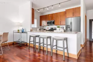 1550 E Royall Pl, Milwaukee, WI 53202 - Photo 12