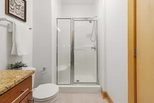 1550 E Royall Pl, Milwaukee, WI 53202 - Photo 28