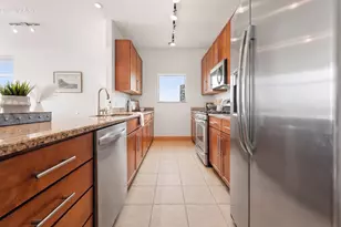1550 E Royall Pl, Milwaukee, WI 53202 - Photo 20