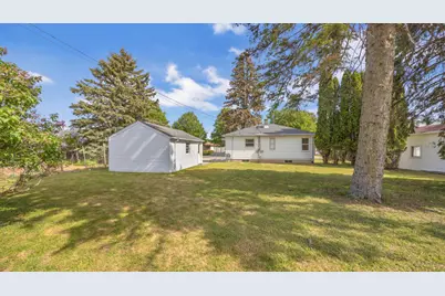 2305  Mayflower Ave, Sheboygan, WI 53083 - Photo 18