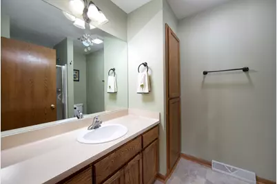 984  Bay View Cir, Mukwonago, WI 53149 - Photo 14