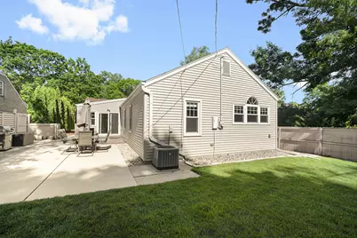 7424 N Santa Monica Blvd, Fox Point, WI 53217 - Photo 24