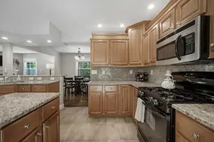 7424 N Santa Monica Blvd, Fox Point, WI 53217 - Photo 8
