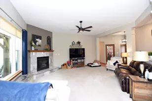 30936 Royal Hill Rd, Racine, WI 53105 - Photo 8