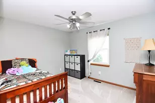 30936 Royal Hill Rd, Racine, WI 53105 - Photo 14