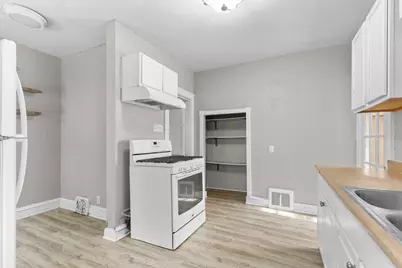 2466 N 46th St, Milwaukee, WI 53210 - Photo 10