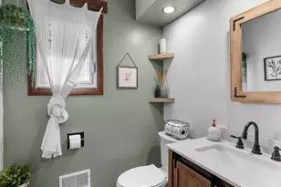 3127 S 15th St, Manitowoc, WI 54220 - Photo 10