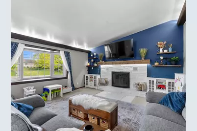 3127 S 15th St, Manitowoc, WI 54220 - Photo 6