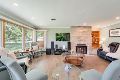 11355 N Rosewood Dr, Mequon, WI 53092 - Photo 4
