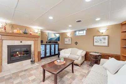11355 N Rosewood Dr, Mequon, WI 53092 - Photo 12