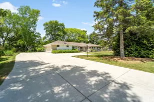 11355 N Rosewood Dr, Mequon, WI 53092 - Photo 32