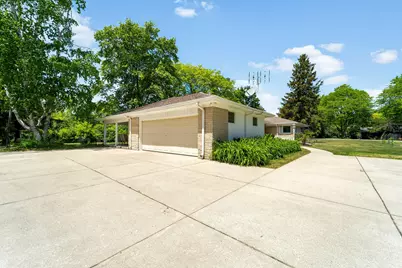 11355 N Rosewood Dr, Mequon, WI 53092 - Photo 28