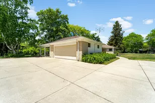 11355 N Rosewood Dr, Mequon, WI 53092 - Photo 28