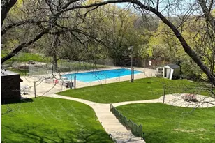 5253 N Lovers Lane Rd, Milwaukee, WI 53225 - Photo 20