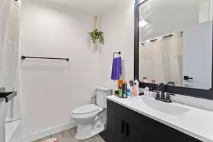 5253 N Lovers Lane Rd, Milwaukee, WI 53225 - Photo 4