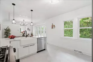 7531 N Lake Dr, Fox Point, WI 53217 - Photo 8