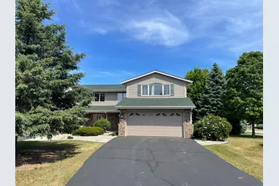723  Stoney Creek Ct #4, West Bend, WI 53095 - Photo 1