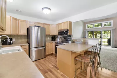 723  Stoney Creek Ct #4, West Bend, WI 53095 - Photo 6