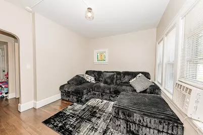 2807 S 9th St, Milwaukee, WI 53215 - Photo 4