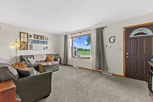 3422 Eagle Rd, Racine, WI 53139 - Photo 10