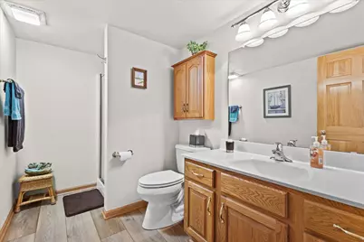 W243N2205  Deer Park Ct #B, Pewaukee, WI 53072 - Photo 32