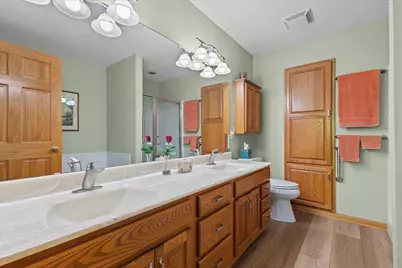 W243N2205  Deer Park Ct #B, Pewaukee, WI 53072 - Photo 22