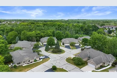 W243N2205  Deer Park Ct #B, Pewaukee, WI 53072 - Photo 44