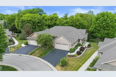 W243N2205  Deer Park Ct #B, Pewaukee, WI 53072 - Photo 42
