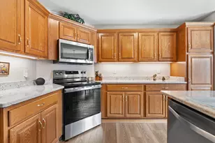 W243N2205 Deer Park Ct, Pewaukee, WI 53072 - Photo 14