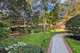 530 Park Cir, Elm Grove, WI 53122 - Photo 4