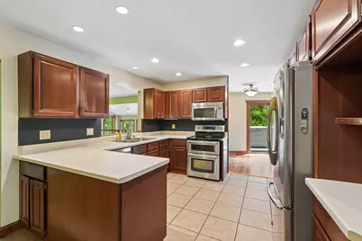 21180  Mary Lynn Dr, Brookfield, WI 53045 - Photo 14