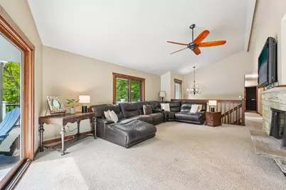 21180  Mary Lynn Dr, Brookfield, WI 53045 - Photo 4