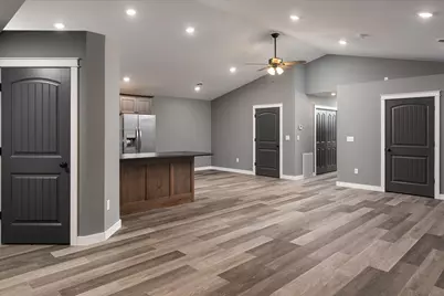 902  Silverthorne Dr, Viroqua, WI 54665 - Photo 4