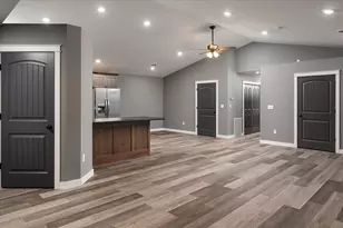 902 Silverthorne Dr, Viroqua, WI 54665 - Photo 4