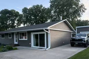 3118 31st St, La Crosse, WI 54601 - Photo 2