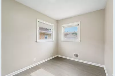 3708 N 97th Pl, Milwaukee, WI 53222 - Photo 14