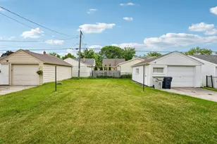 3708 N 97th Pl, Milwaukee, WI 53222 - Photo 24