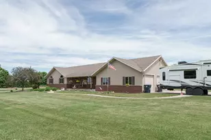 W5546 Sun Rd, Clyman, WI 53039 - Photo 2