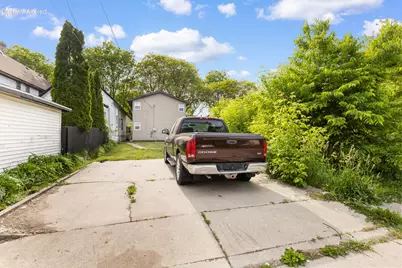 3270 N 11th St, Milwaukee, WI 53206 - Photo 14