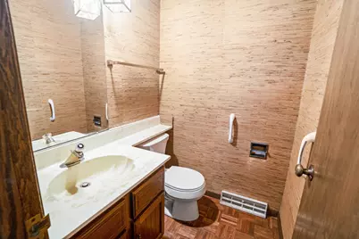 8  Pinewood Ct, Racine, WI 53402 - Photo 28