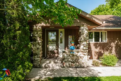 4440  Tennessee Rd, Racine, WI 53405 - Photo 4